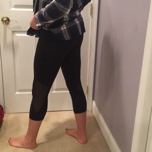 Black Lululemon Cropped Leggings